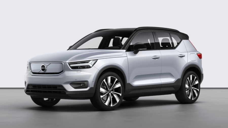 Volvo XC40 Recharge P8 AWD in Glacier Silver