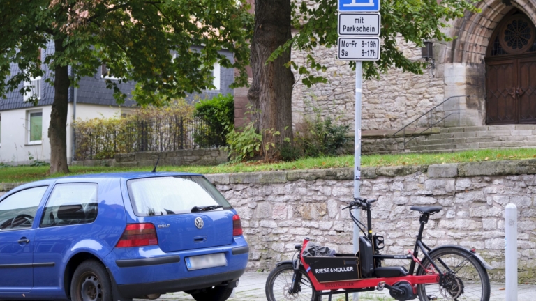 Wann Dürfen Sie Auf Dem Rechten Fahrstreifen Parken
