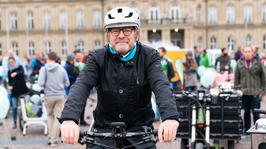 BW-Verkehrsminister Winfried Hermann: „Jede Fahrt mit dem Rad oder Pedelec bedeutet selbstaktive Mobilität mit null CO2-Emissionen".