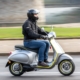 Nun auch mit 70 km/h Topspeed zu kaufen: Vespa Elettrica.