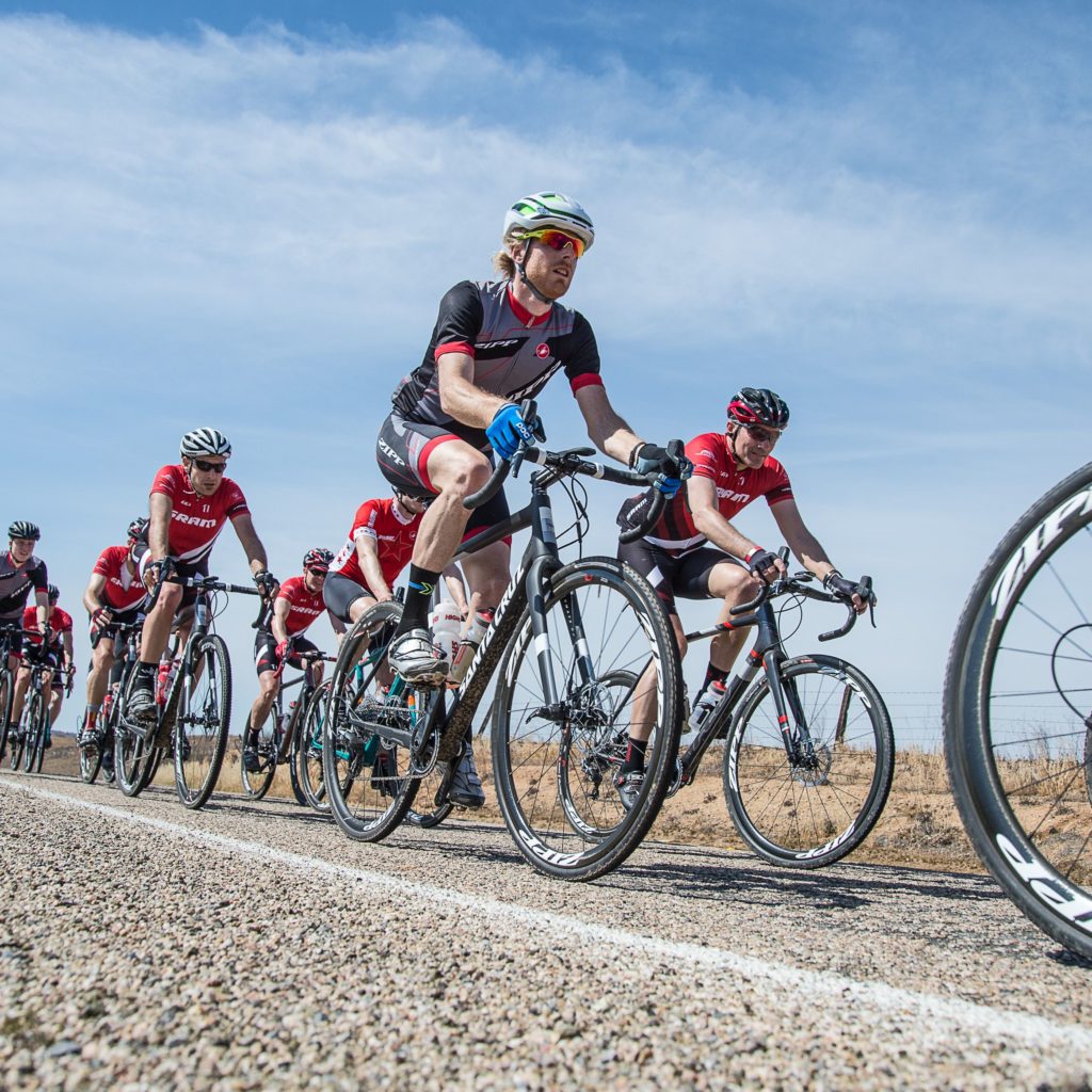 Dürfen Radfahrer nebeneinander fahren? Dürfen Radfahrer nebeneinander fahren?