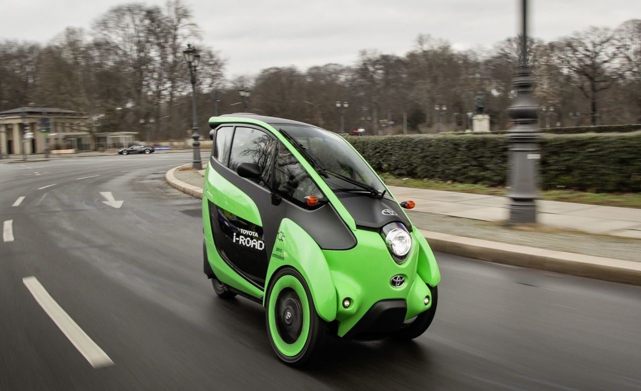 Toyota i-Road: Kleiner Flitzer für die Stadt Toyota i-Road: Kleiner Flitzer für die Stadt