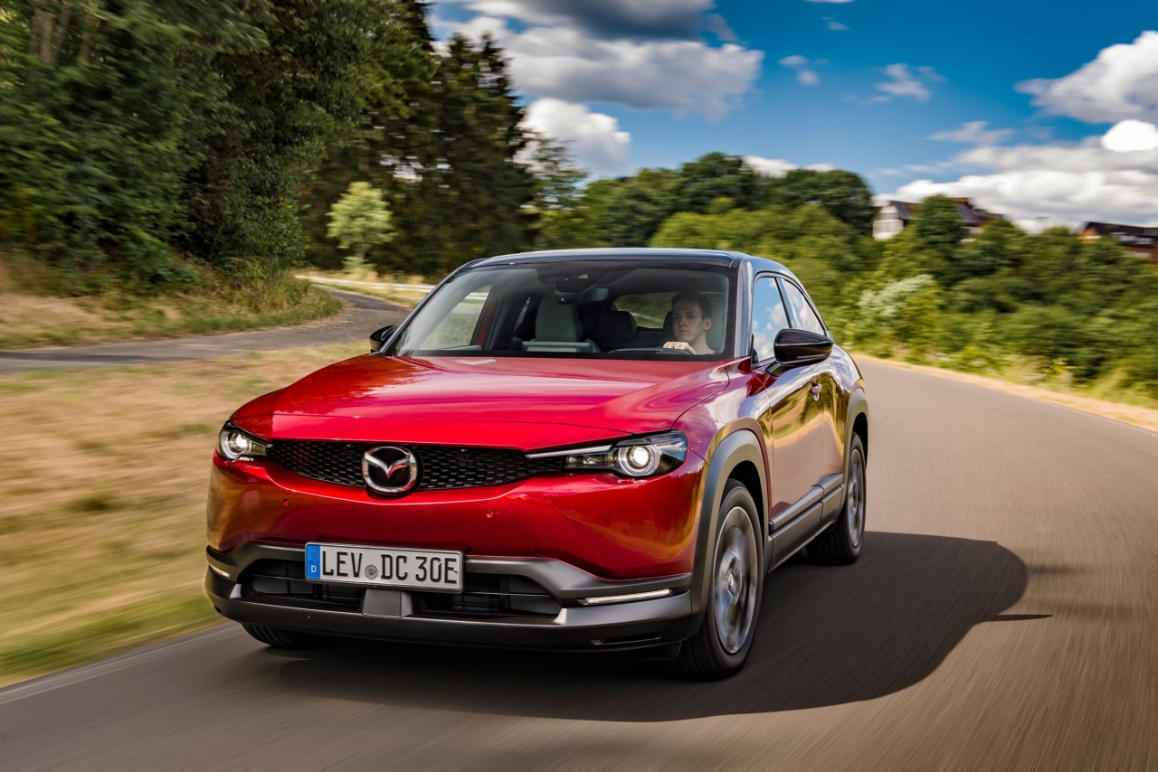 Mazda stellt sein erstes Elektroauto vor Mazda stellt sein erstes Elektroauto vor