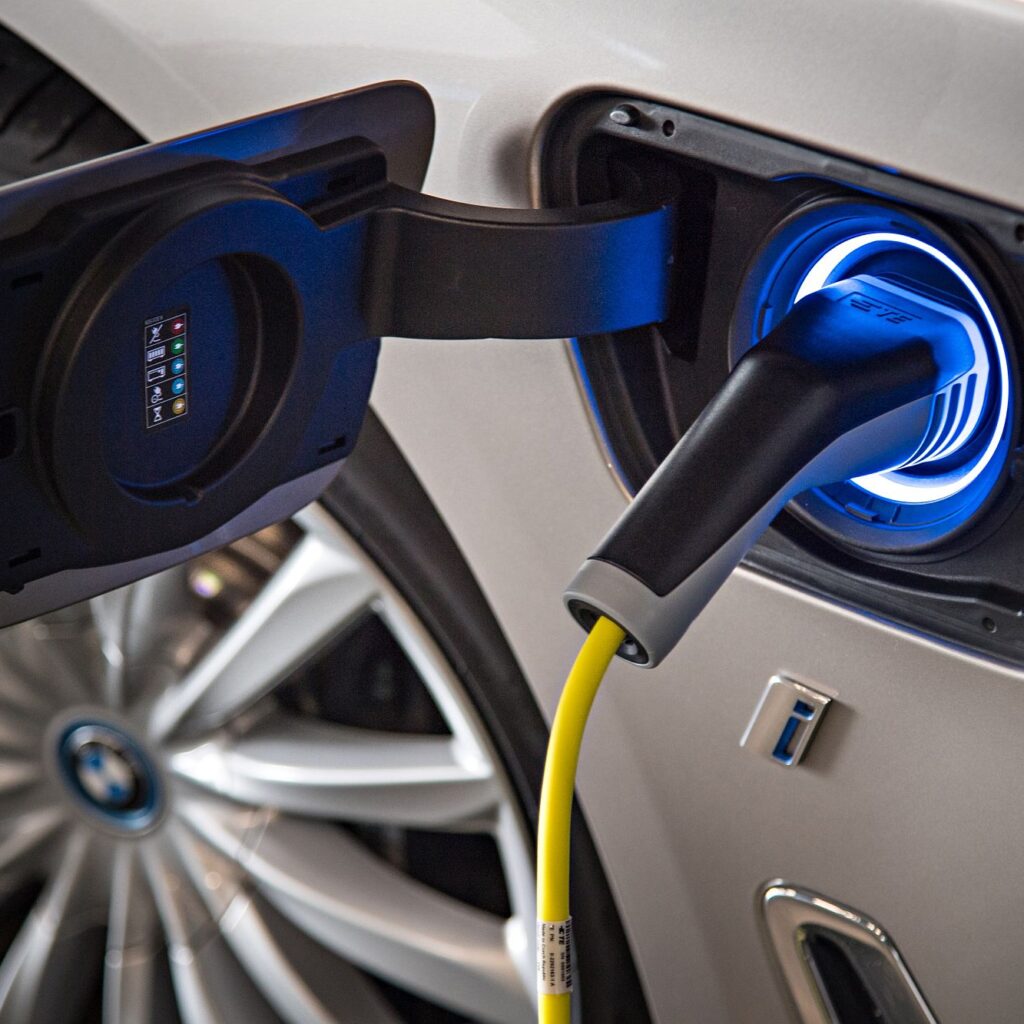 Neuwagen: E-Autos auf der Überholspur Neuwagen: E-Autos auf der Überholspur