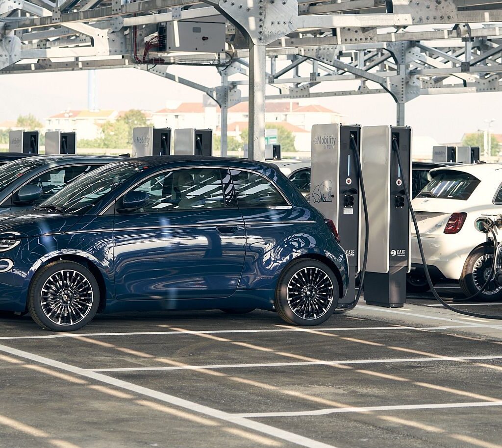 Zulassungen: Elektroantriebe 2020 auf dem Vormarsch Zulassungen: Elektroantriebe 2020 auf dem Vormarsch