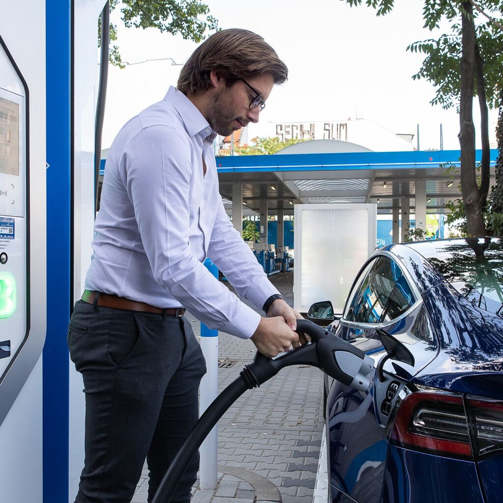 Aral präsentiert die Tankstelle der Zukunft Aral präsentiert die Tankstelle der Zukunft