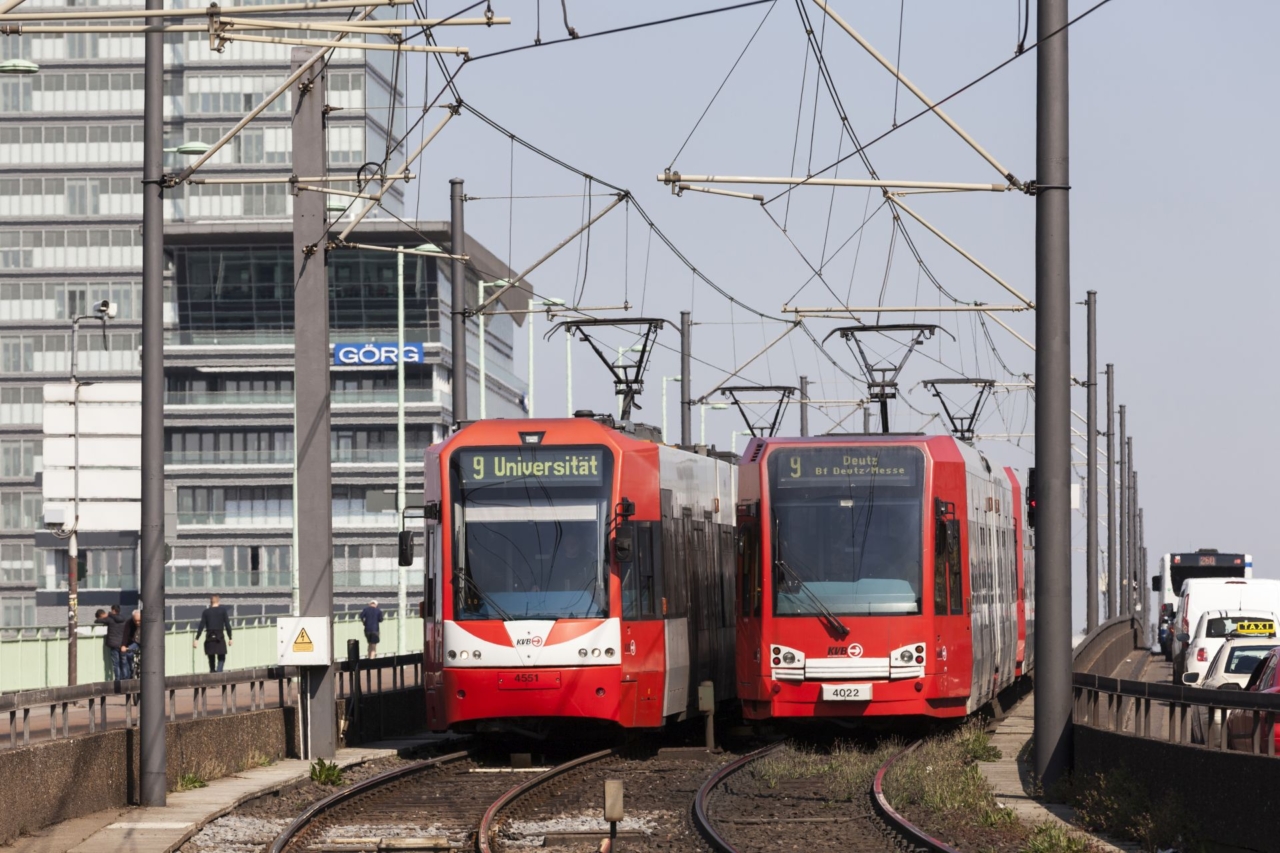 Busse und Bahnen: Ein Drittel weniger Fahrgäste Busse und Bahnen: Ein Drittel weniger Fahrgäste