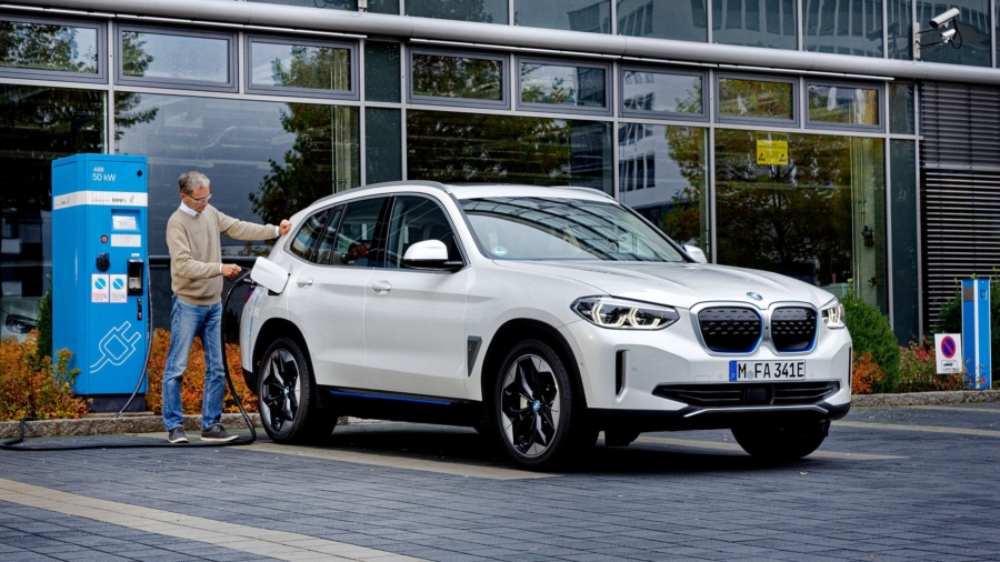 BMW iX3