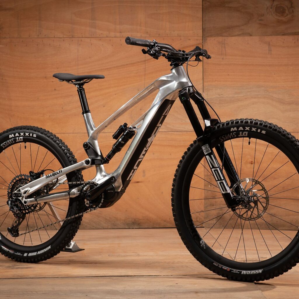 Alutech CNC E-Fanes: Das ganz besondere Mountainbike Alutech CNC E-Fanes: Das ganz besondere Mountainbike