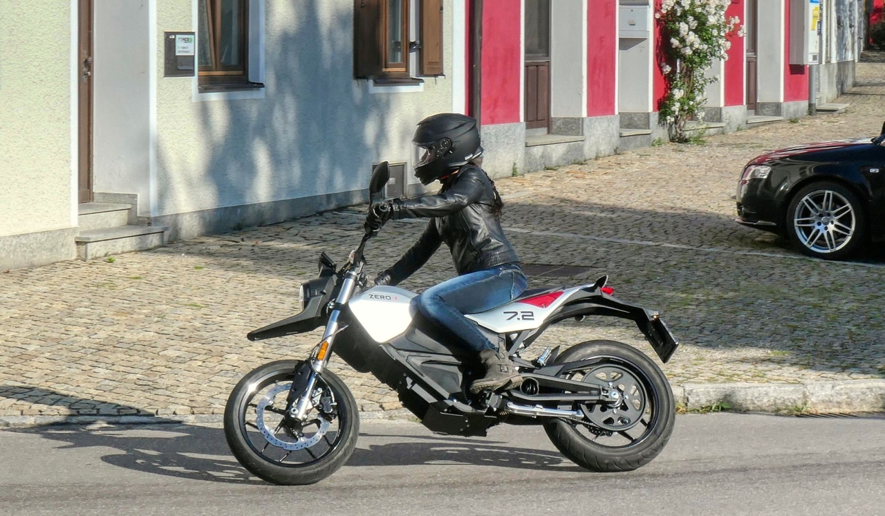 Zero FXE 7.2: Flinker Flitzer für die kurze Strecke Zero FXE 7.2: Flinker Flitzer für die kurze Strecke