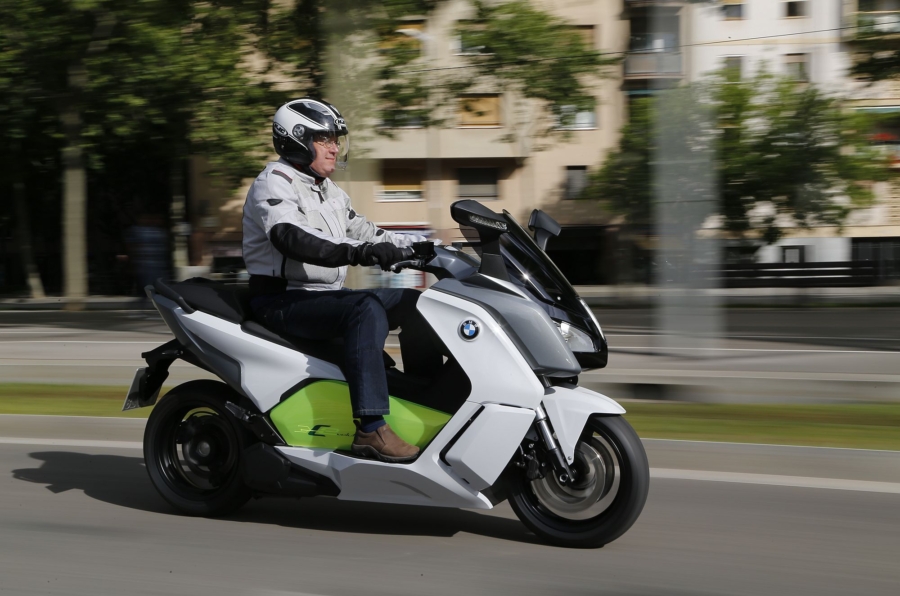 BMW CE 04