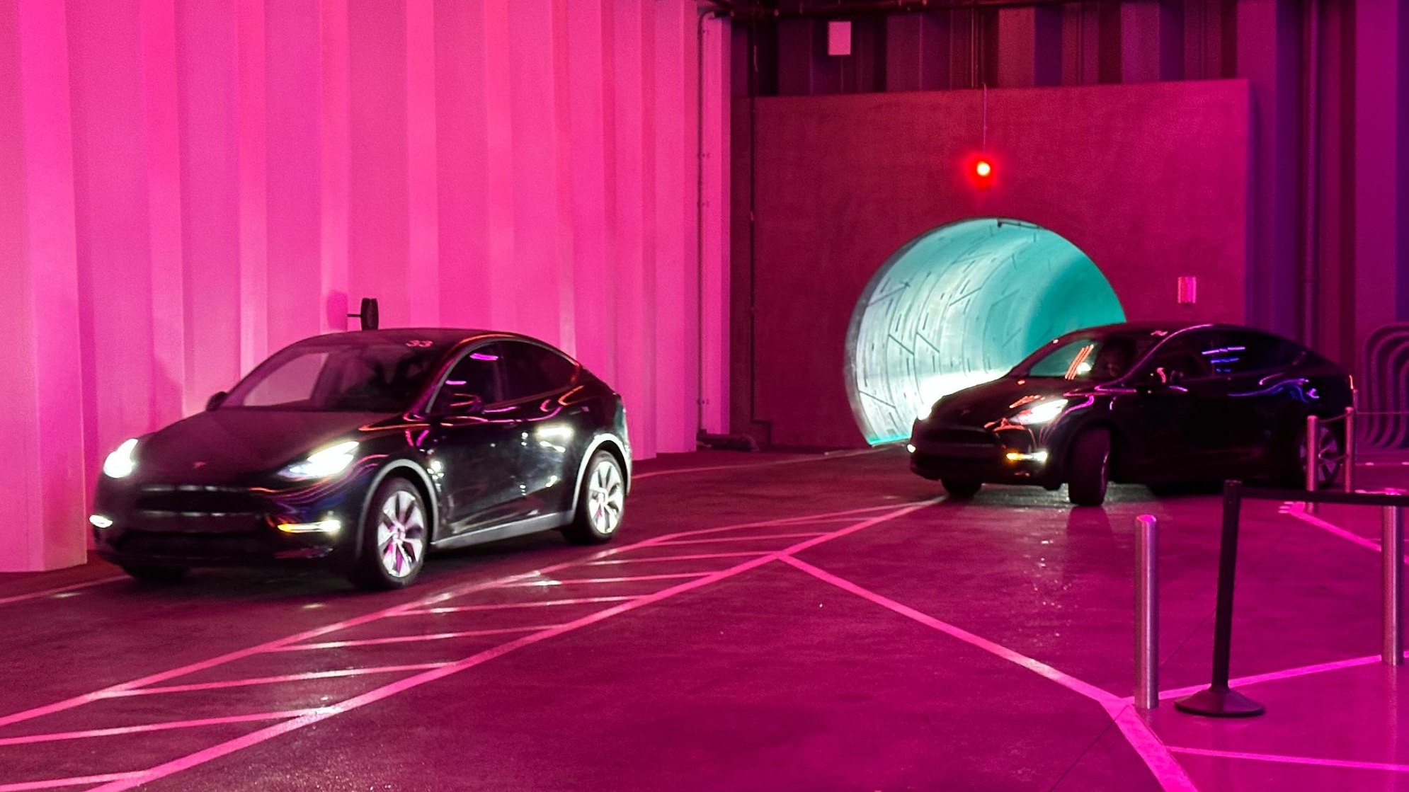 Las Vegas Loop: 100 Teslas im Untergrund – Puls Magazin