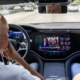 Fernsehen auf dem Freeway ist nicht nur möglich, sondern ganz legal. Fotos: Mercedes-Benz