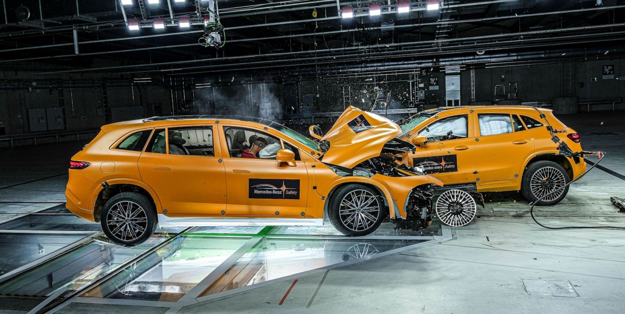 Crashtest: Mercedes-Benz testet Stromer Crashtest: Mercedes-Benz testet Stromer
