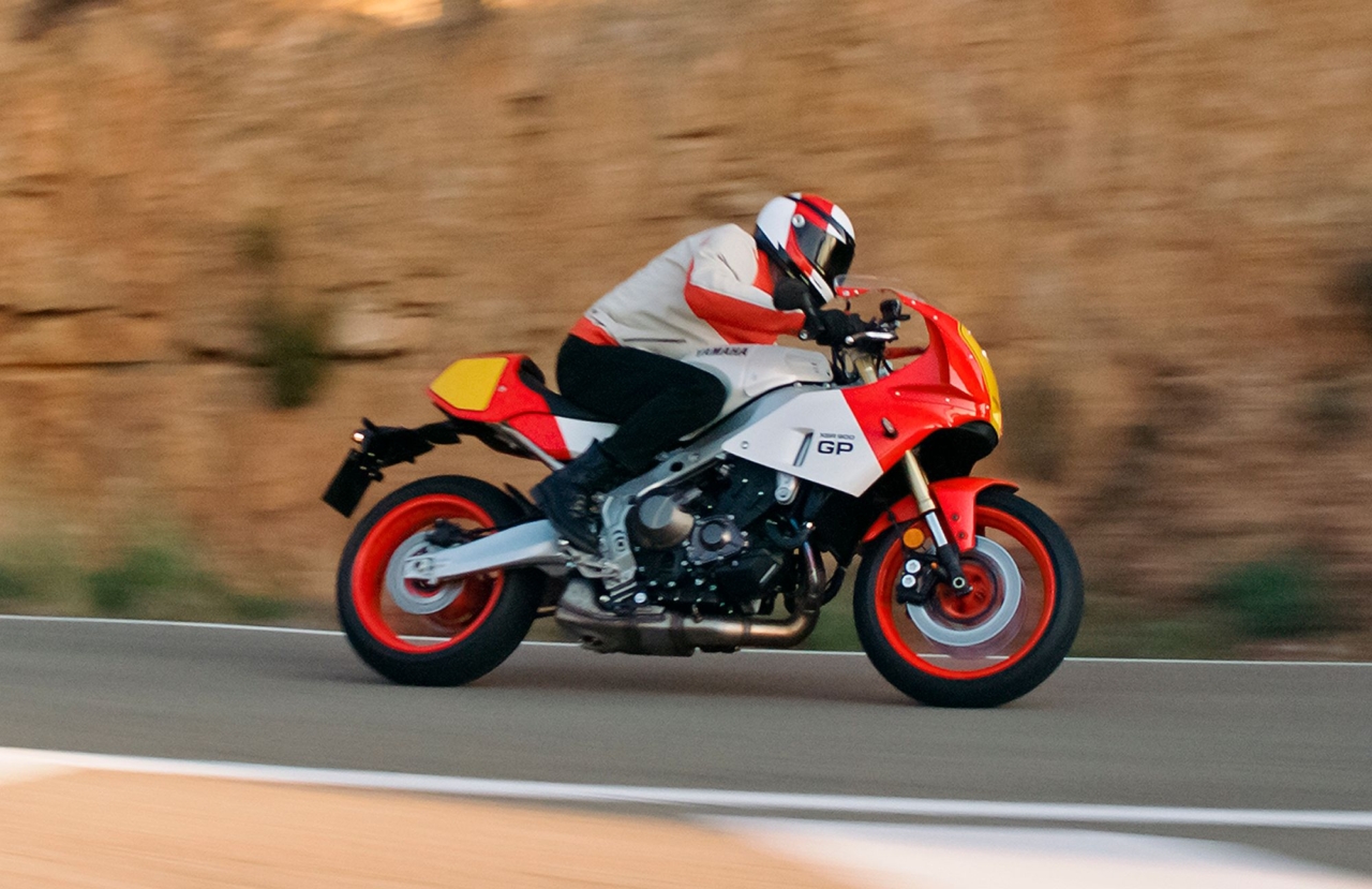 Yamaha XSR900 GP: Der Retro-Racer Yamaha XSR900 GP: Der Retro-Racer