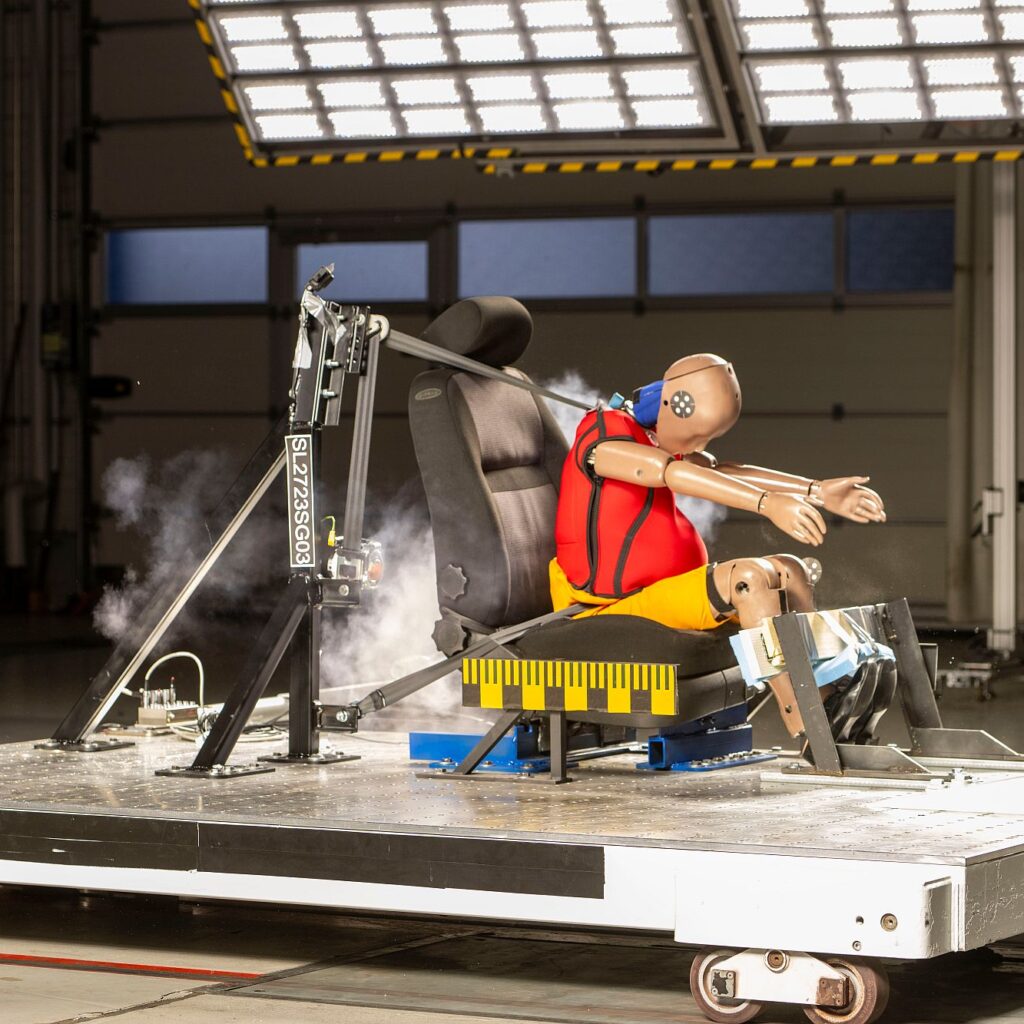 Crashtest: Was bringen Gurtadapter für Schwangere? Crashtest: Was bringen Gurtadapter für Schwangere?