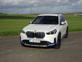 BMW iX1