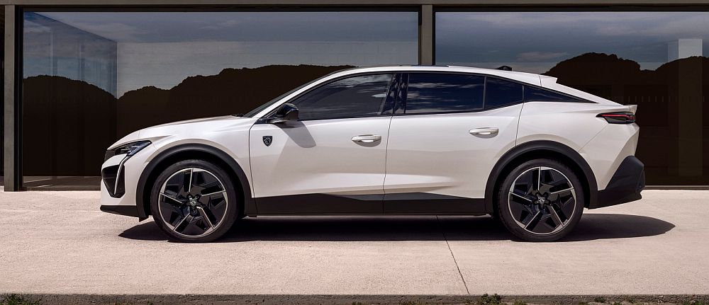 Peugeot E-408