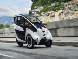 Der dreirädrige i-Road wurde 2014 in Grenoble im Carsharing eingesetzt. 2021 stellte Toyota die Produktion wieder ein. Foto: Toyota