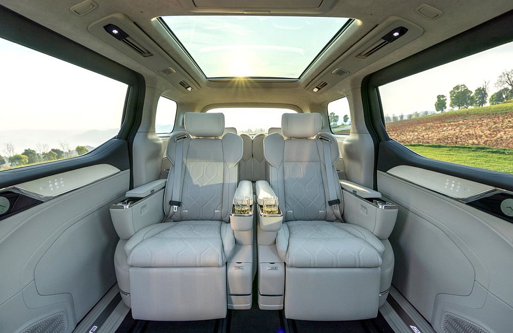 Volvo EM90