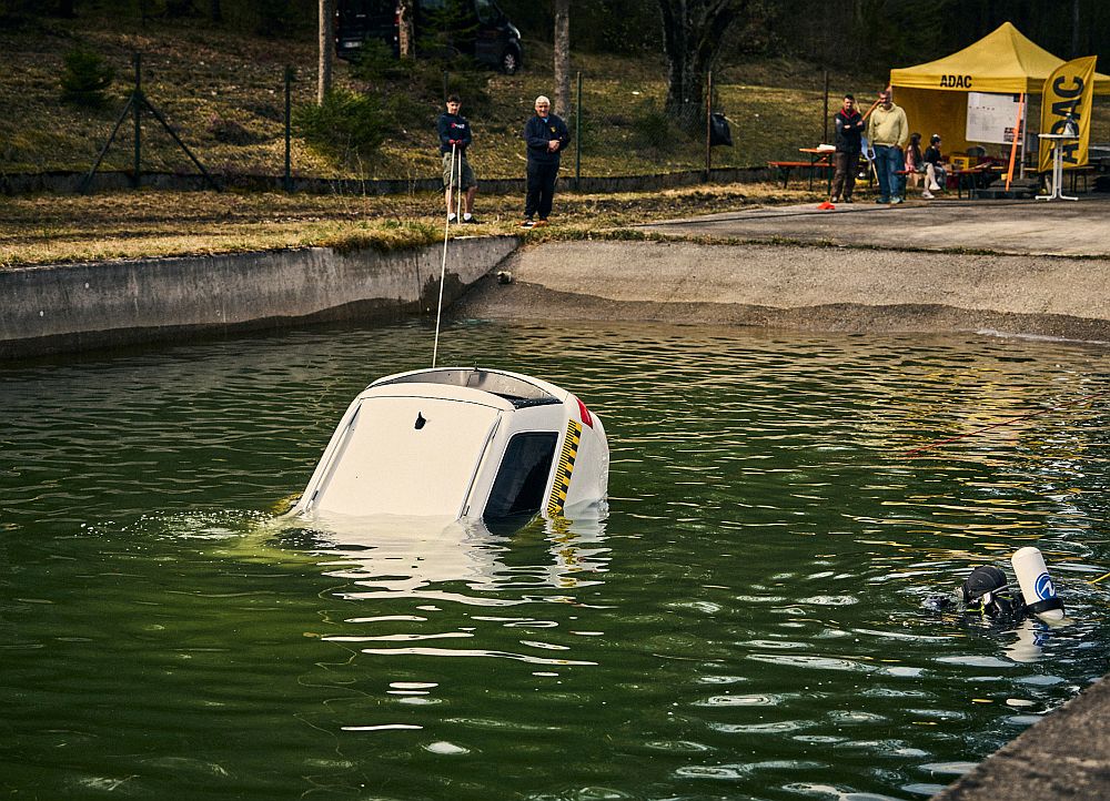 Auto im Wasser