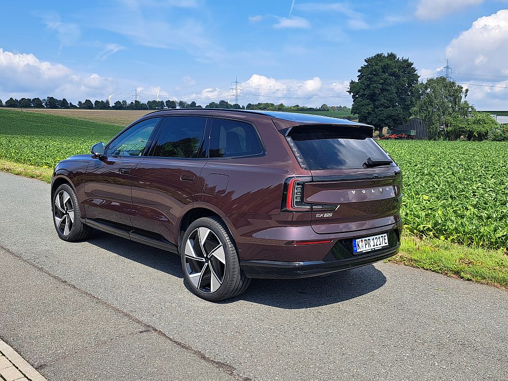 Volvo EX90