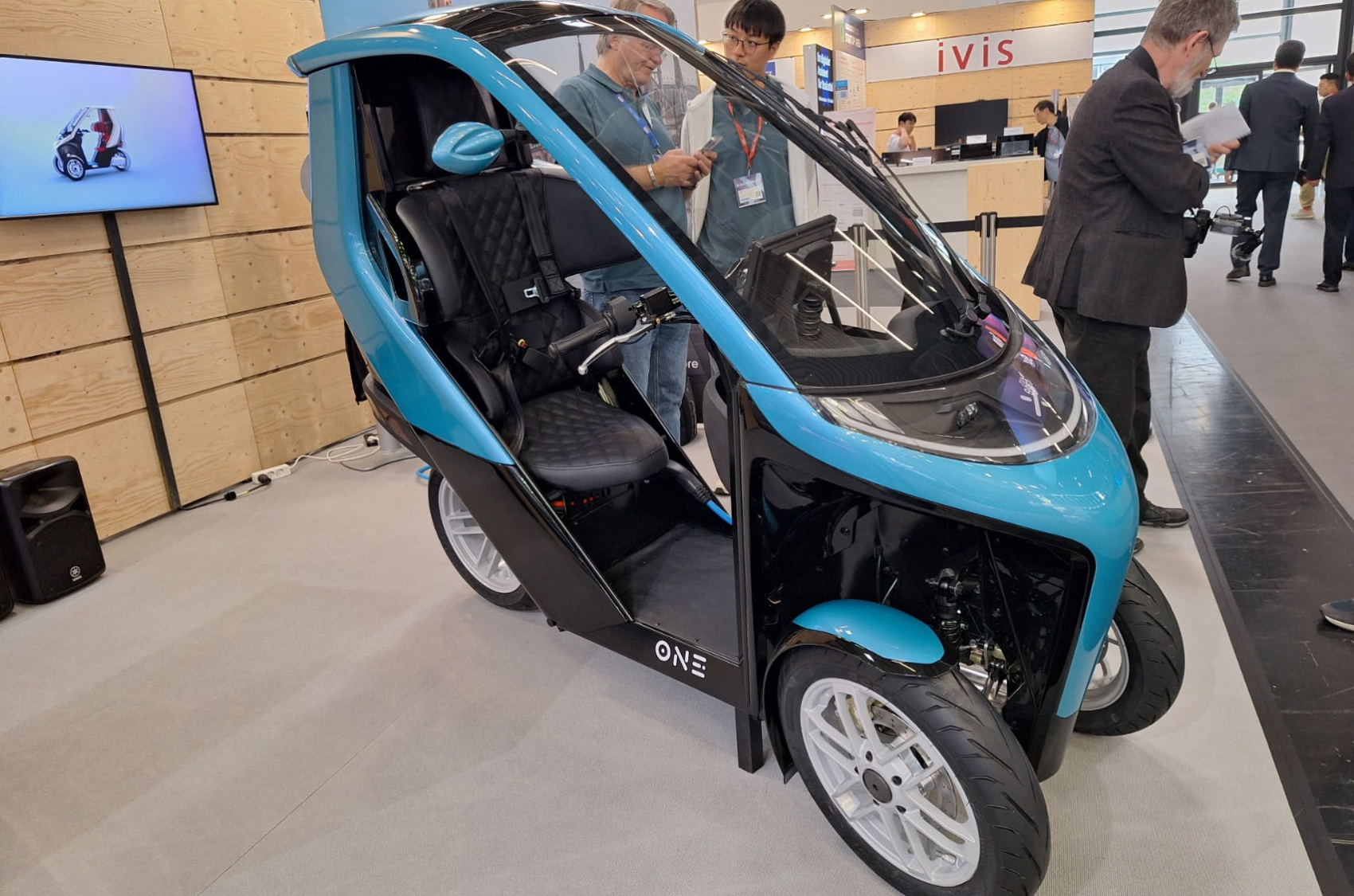 Vollelektrisch: Für den Xyte One stand der BMW-Roller C1 aus dem Jahr 2000 Pate. Foto: Rudolf Huber/SP-X