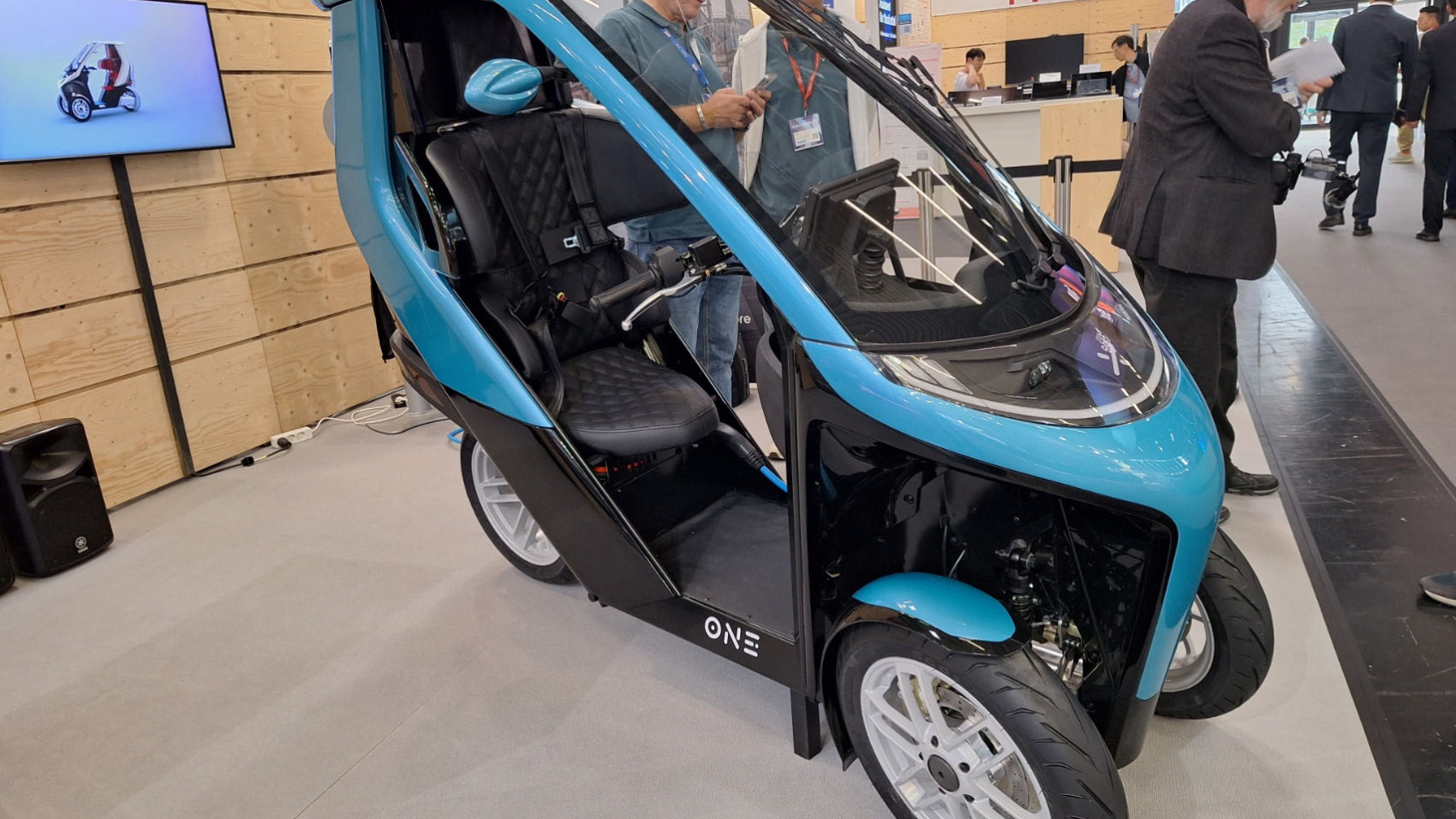 Vollelektrisch: Für den Xyte One stand der BMW-Roller C1 aus dem Jahr 2000 Pate. Foto: Rudolf Huber/SP-X