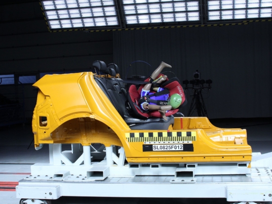 Kindersitz Crashtest