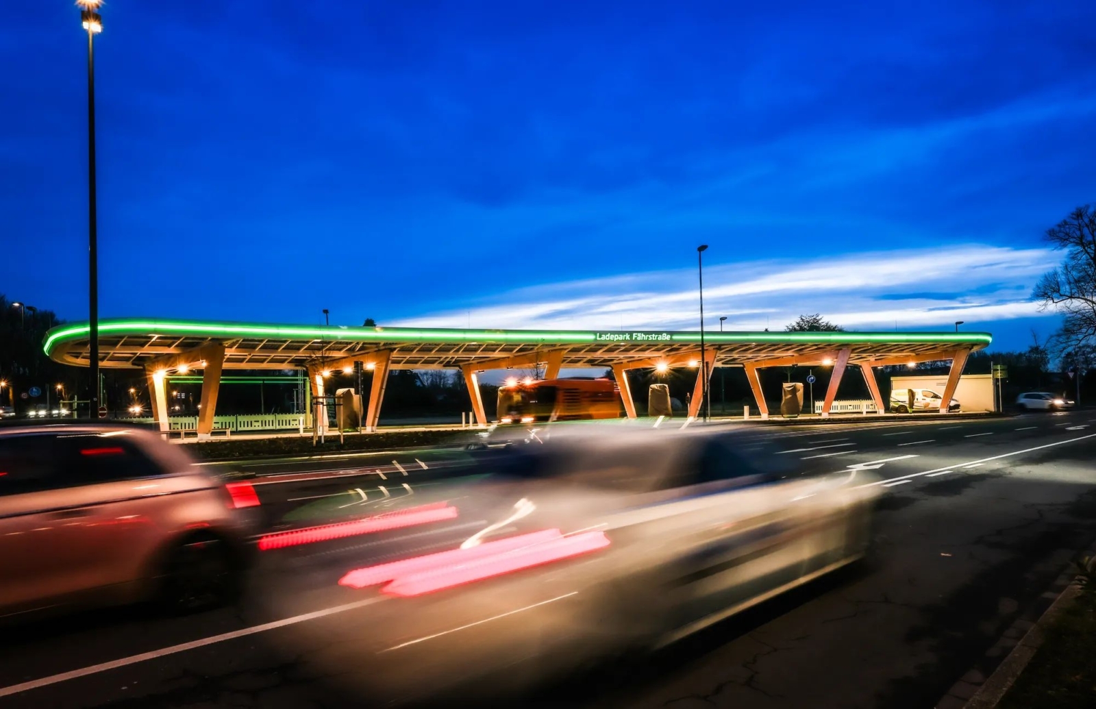 City-Schnellladepark in Düsseldorf eröffnet