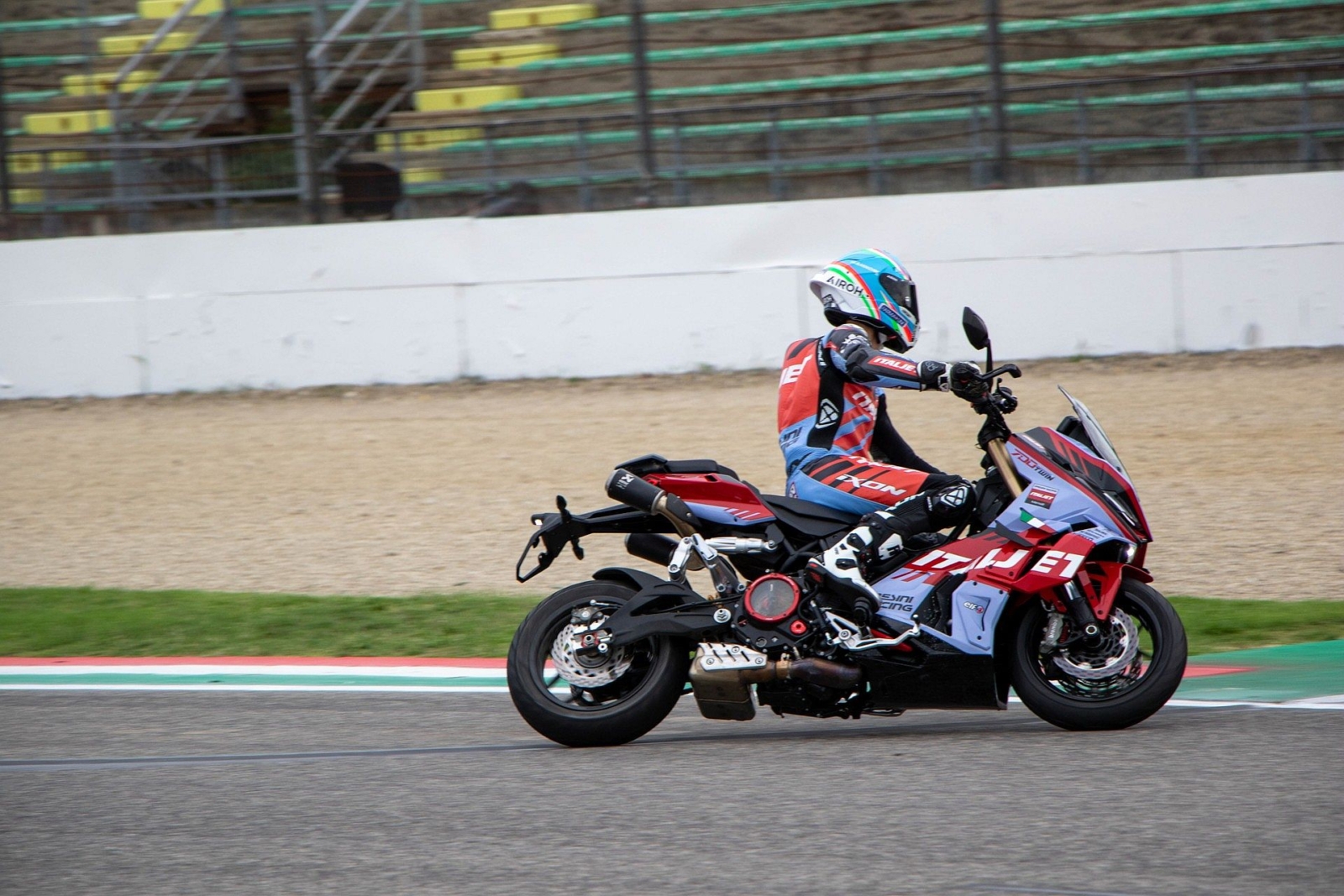 Italjet Dragster 700: Motorrad oder Roller?