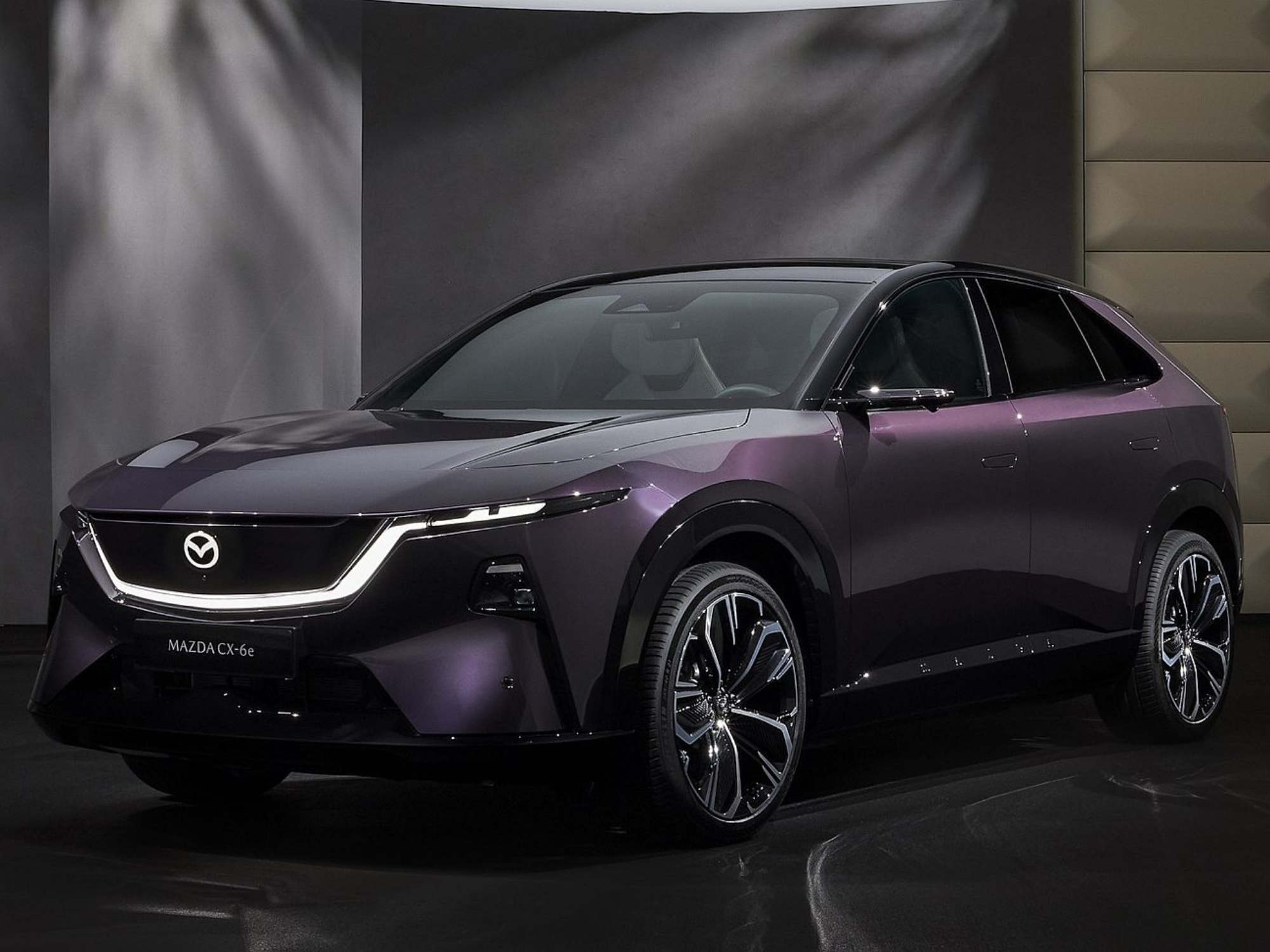 Mazda CX-6e