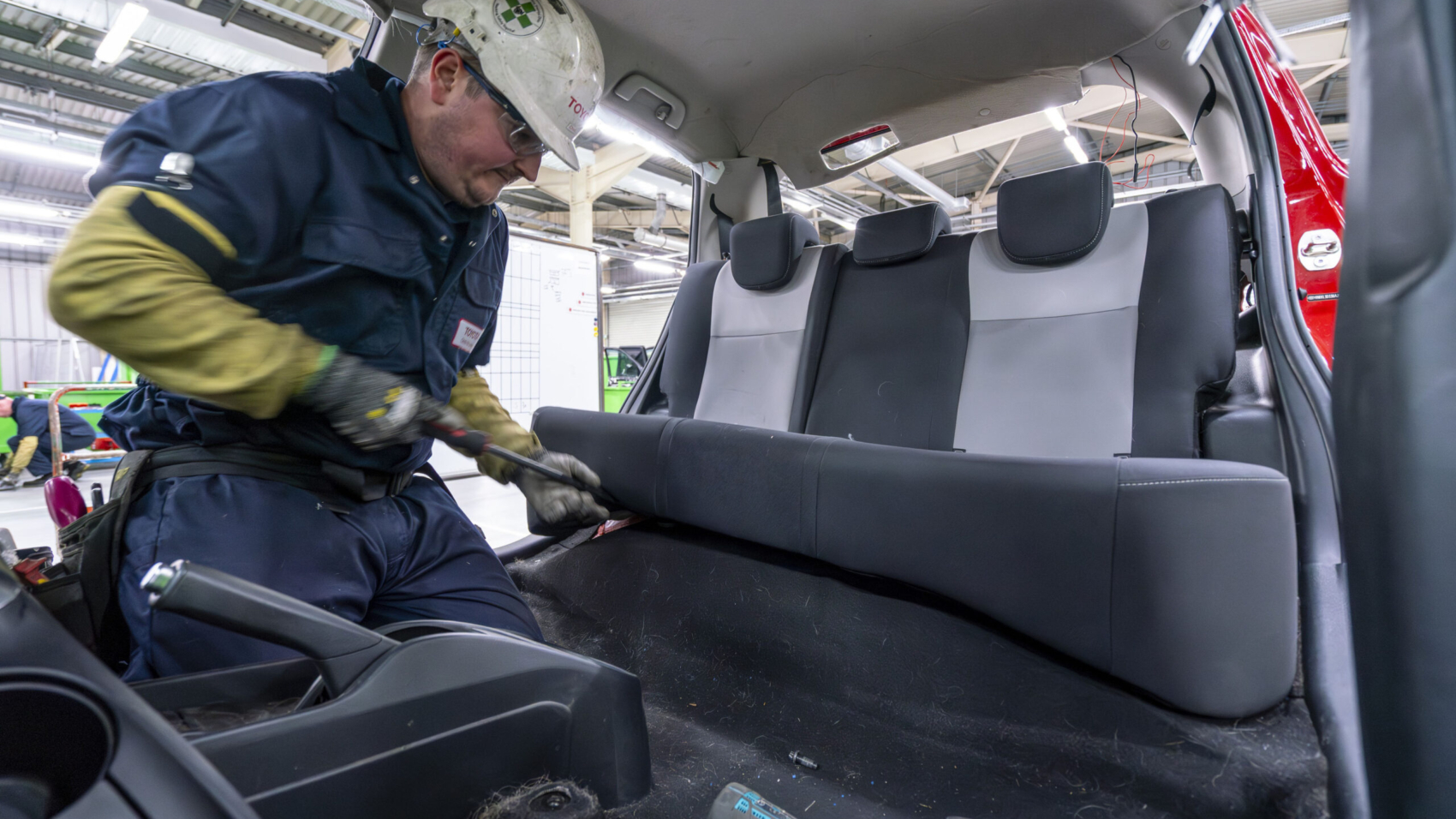 In der Circular Factory folgt die Demontage einem klar strukturierten Prozess. Foto: Toyota