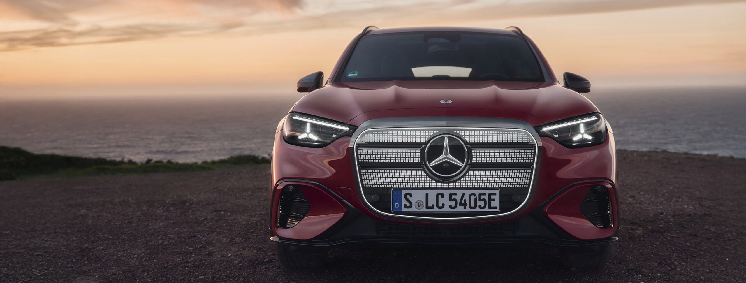 Der Grill des neuen GLC mag etwas überdimensioniert erscheinen, passt aber zur Familie. 