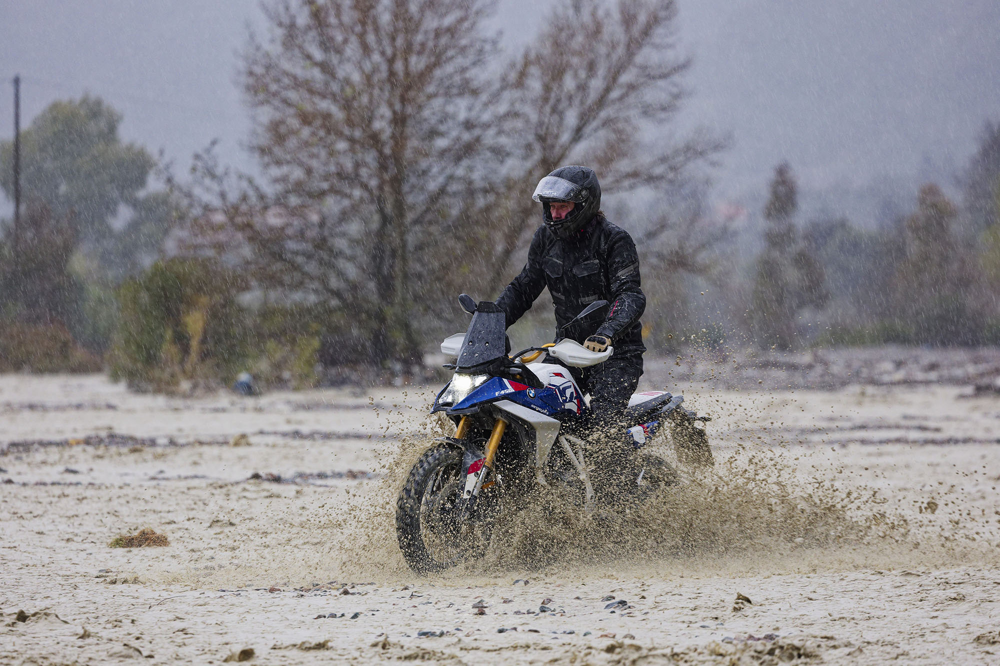 Abseits befestigter Straßen macht die F 450 ihrem Kürzel GS alle Ehre. Fotos: BMW