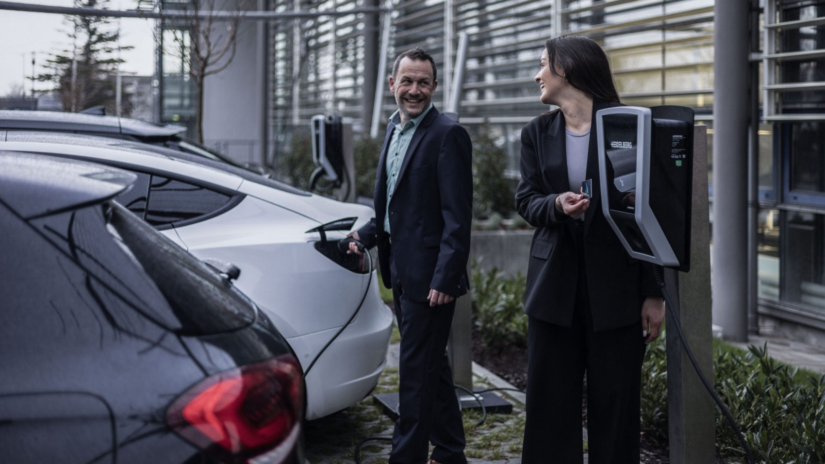 Mein Stecker, dein Stecker? Nicht jeder E-Mobilist benötigt eine eigene Wallbox. Foto: Amperfied