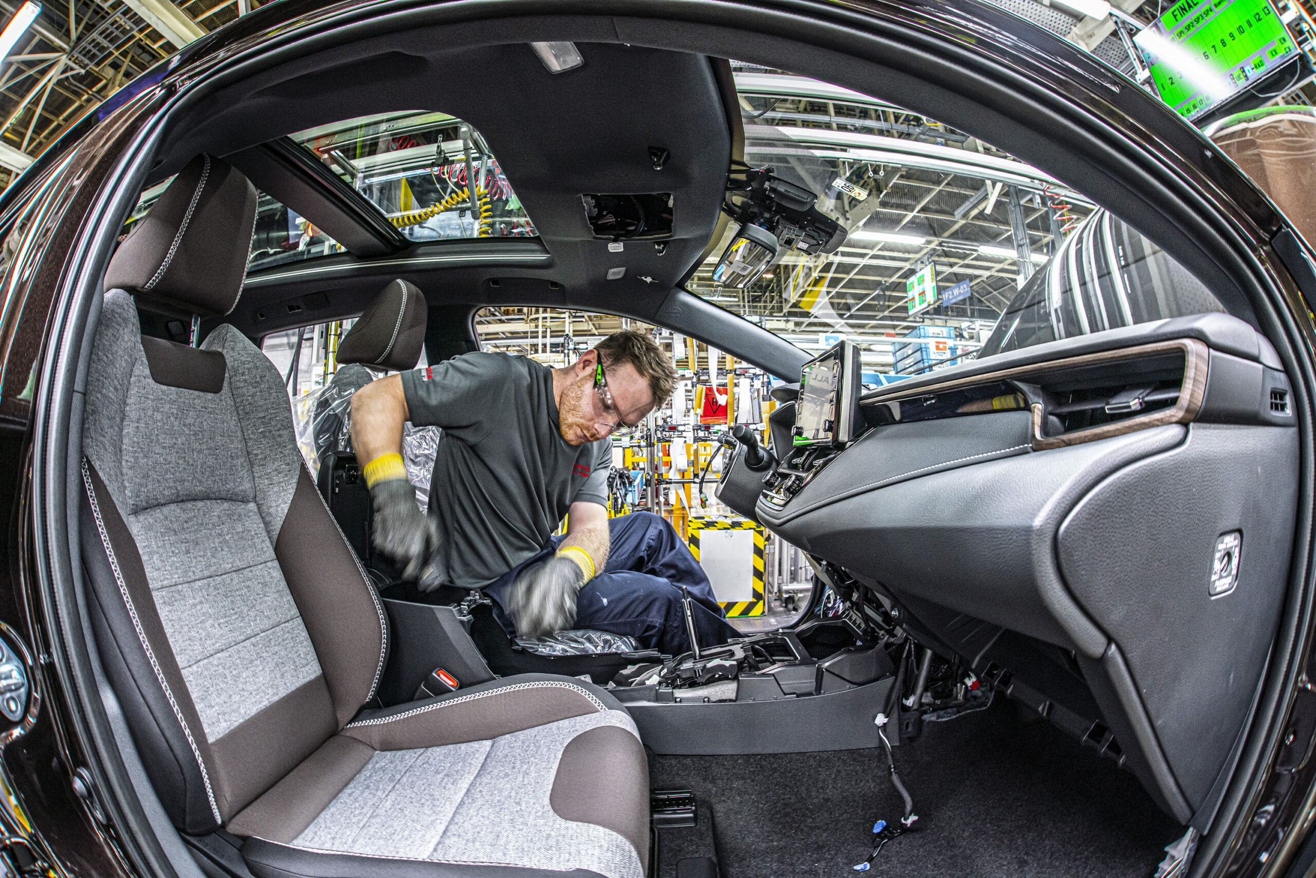 Seit August 2025 läuft der Betrieb, und die Anlage dient vor allem als Lernplattform, um Prozesse für die Kreislaufwirtschaft zu entwickeln.