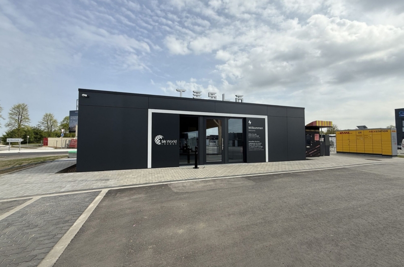 Ladehub A44 BK World