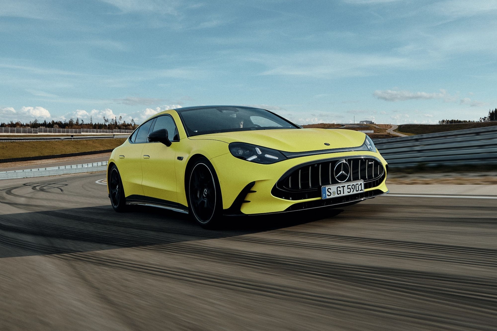 Power ohne Ende: AMG enthüllt GT 4-Türer-Coupé