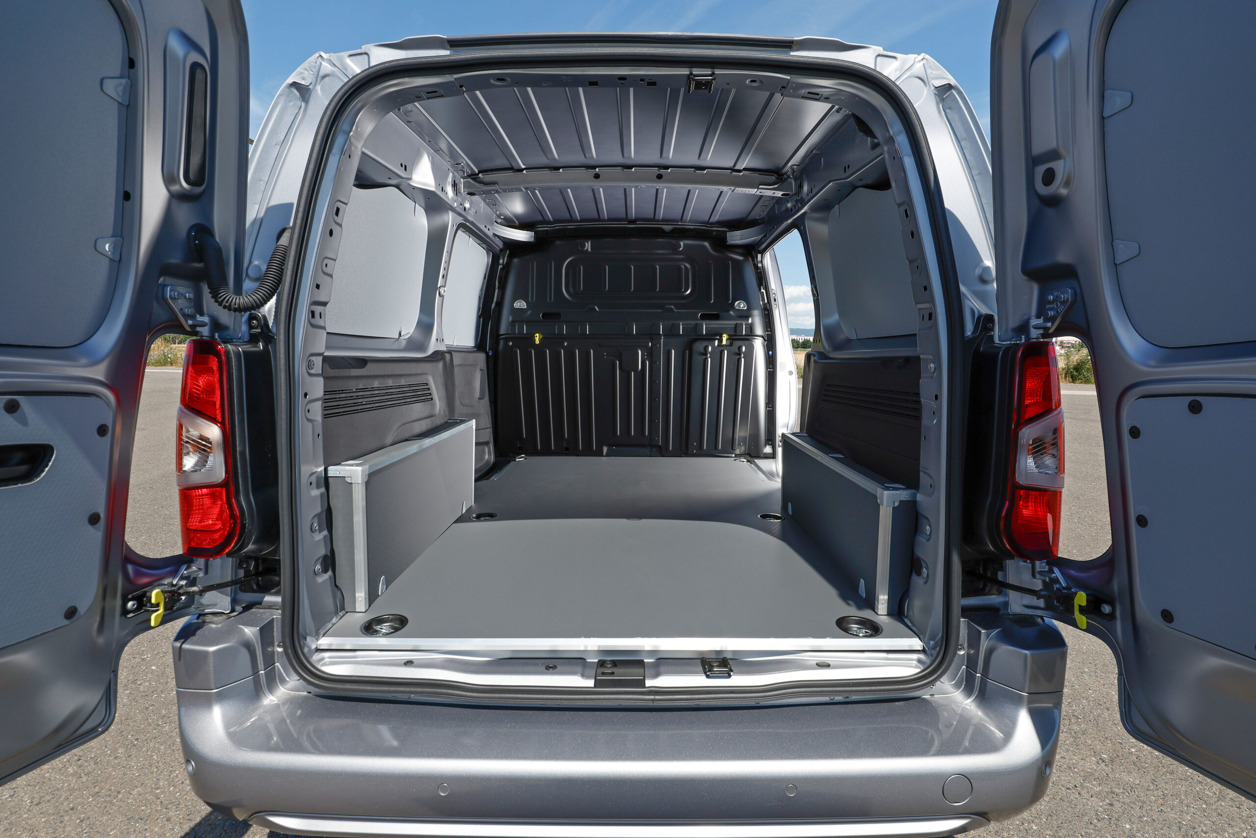 4,4 Kubikmeter fasst der Laderaum des Opel Combo Cargo XL. Foto: Opel/Stellantis