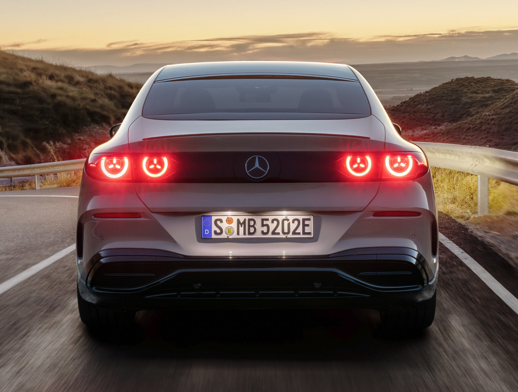 Auch das Heck kann gefallen. Die souveränen 360 kW/490 PS des C 400 4Matic braucht man im Alltag kaum. 