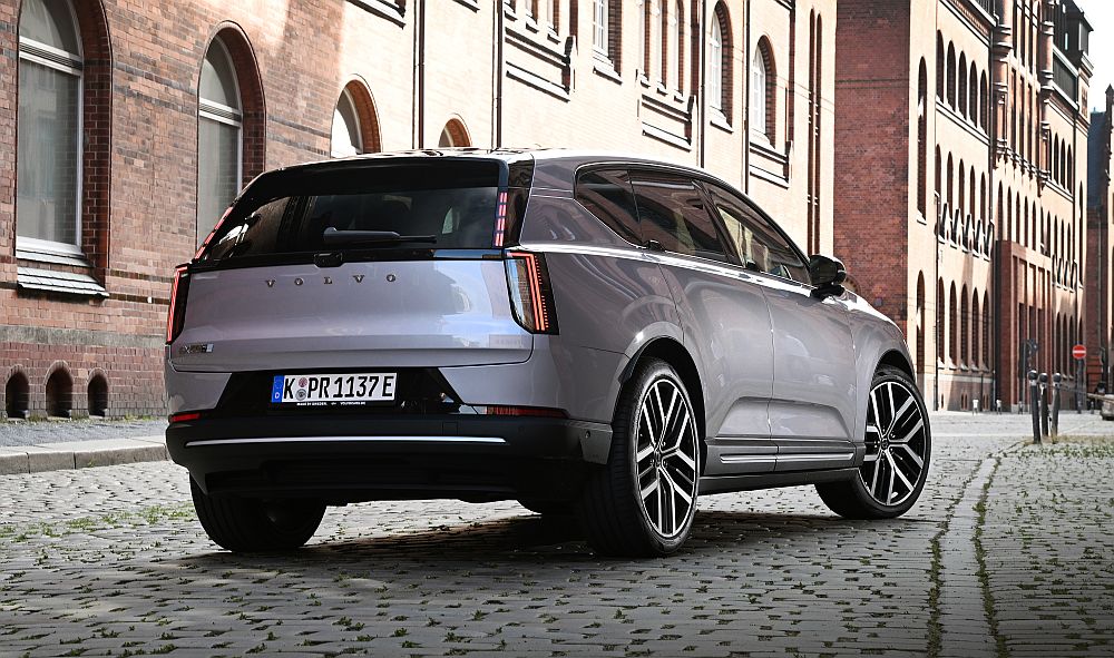 Volvo EX60