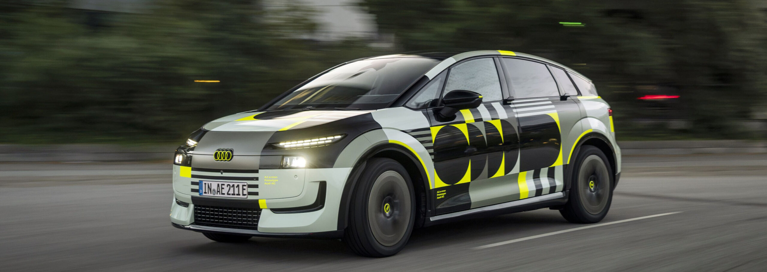 Audi zeigt den neuen A2 E-Tron nur noch leicht mit Folie getarnt.