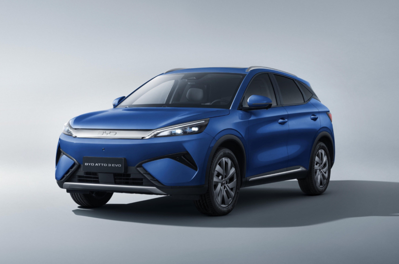 Er markiert preislich den Einstieg in die 800-Volt-Welt: Der BYD Atto 3 Evo wird derzeit für rund 36.000 Euro in Deutschland angeboten. Foto: BYD