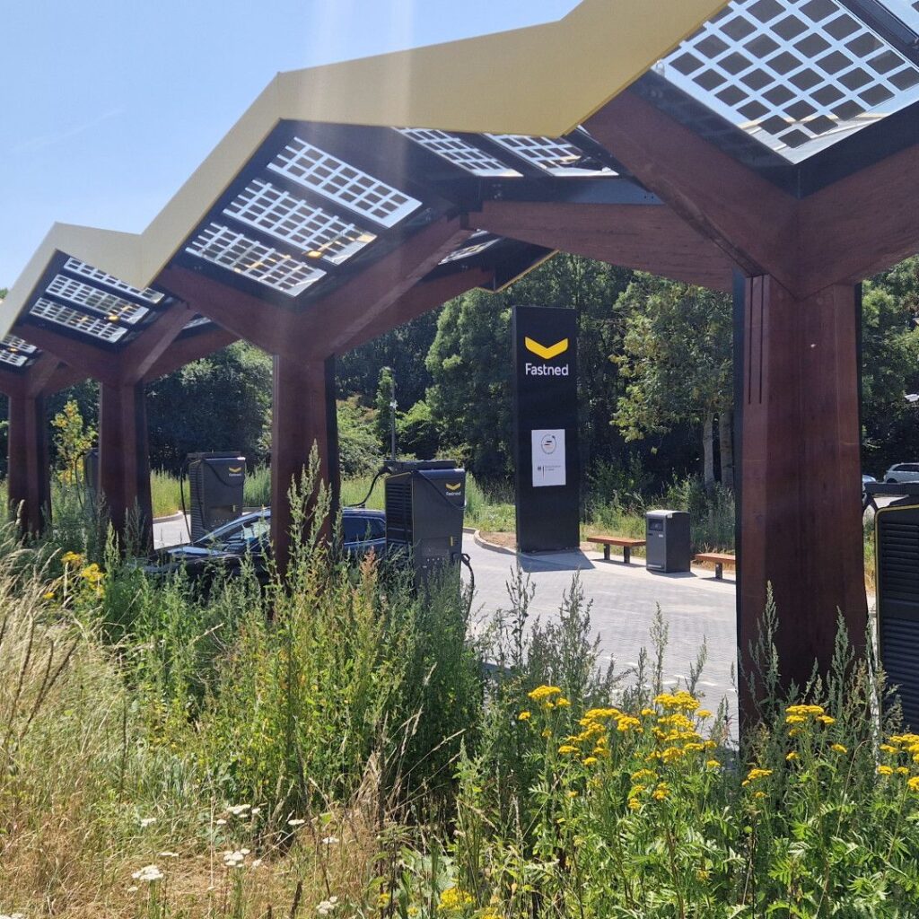 Fastned: Umsatz steigt, Verbindlich-keiten wachsen