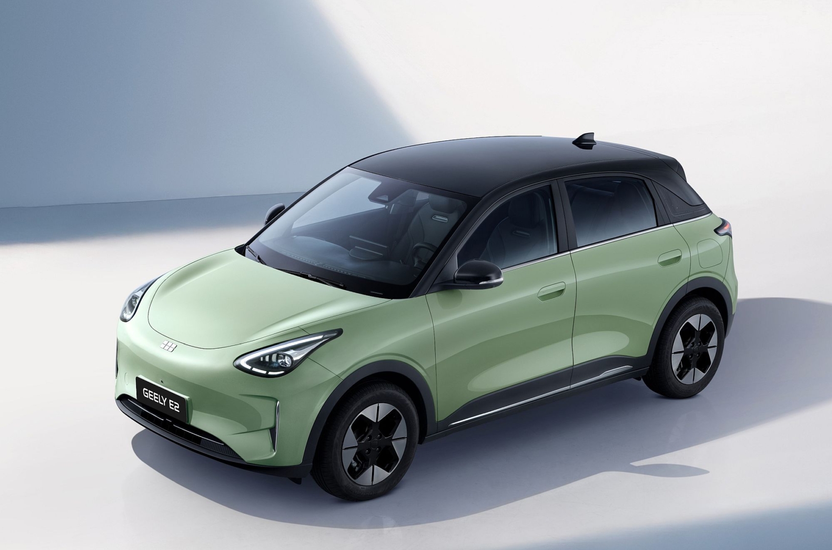 Geely E2