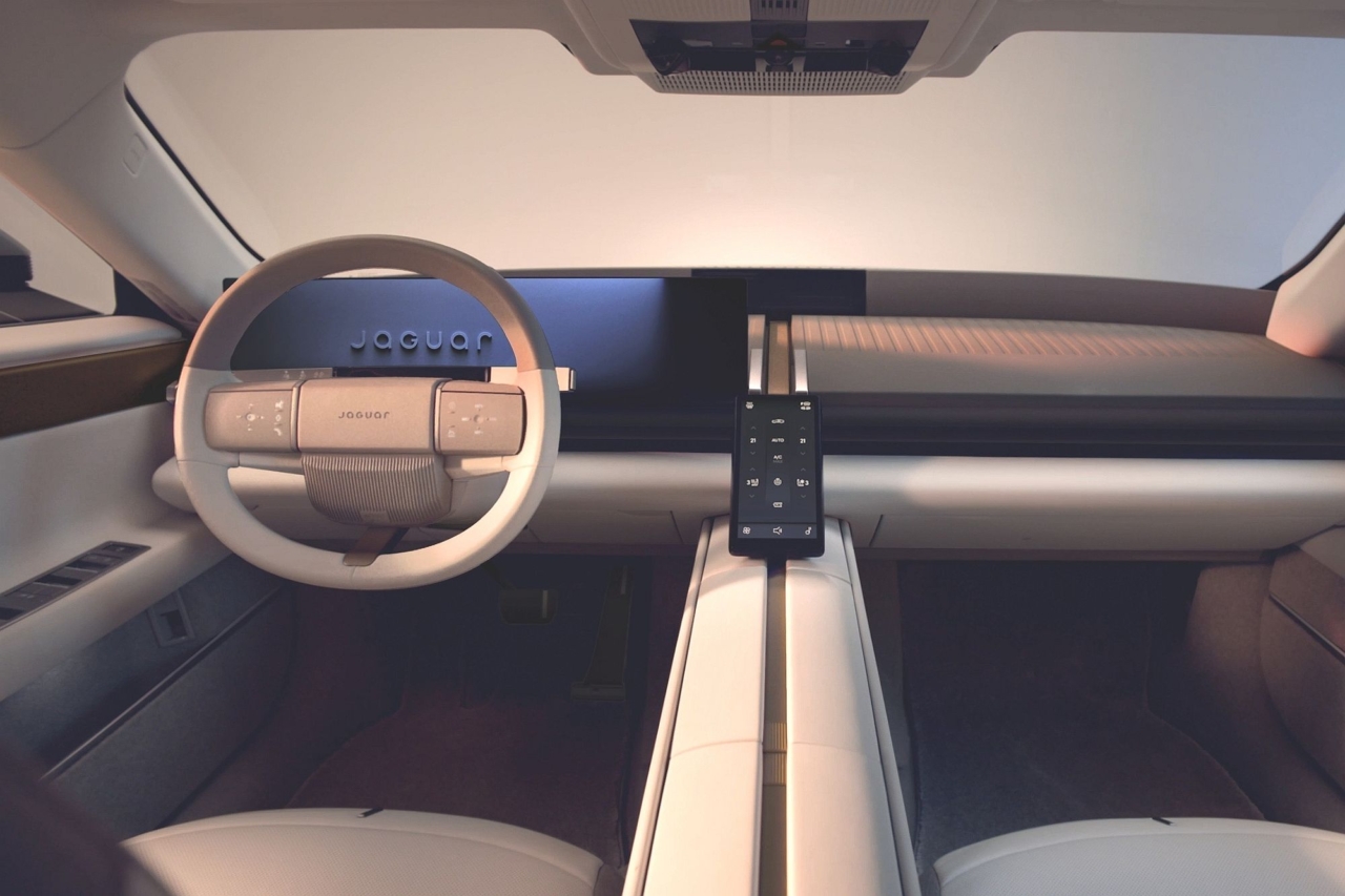 Jaguar 01: Blick ins Innere