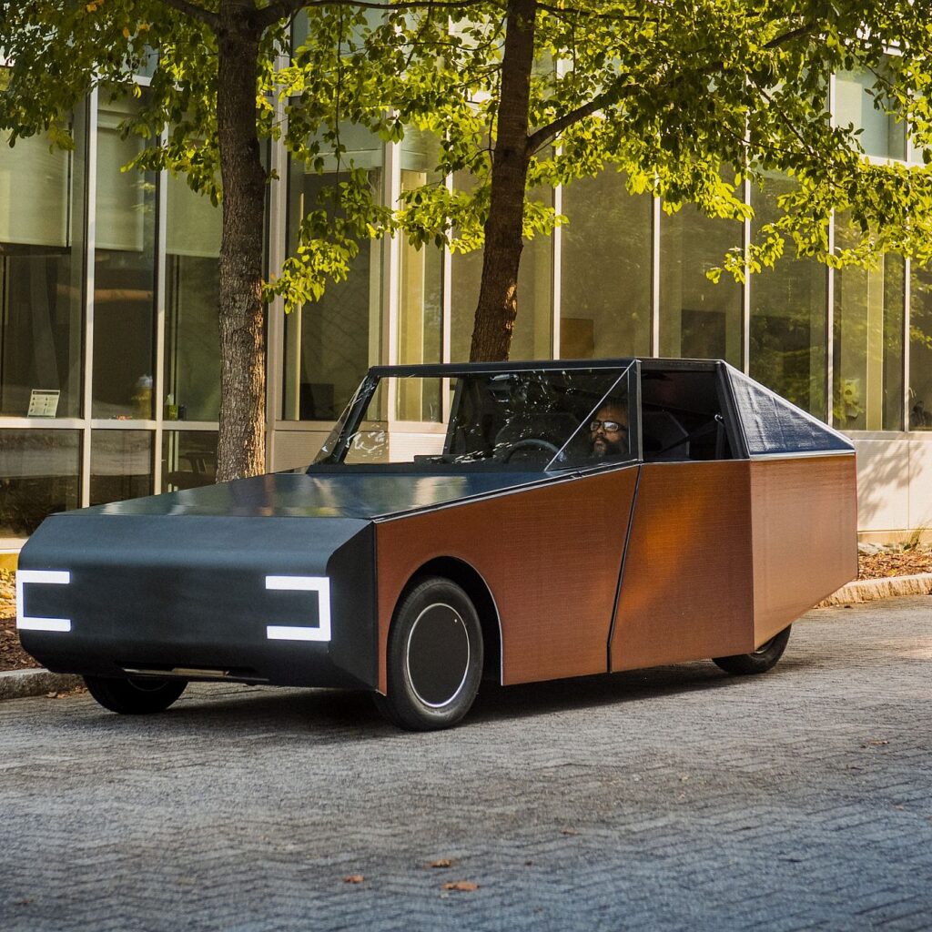 Das Solarauto, das Überschuss erzeugt