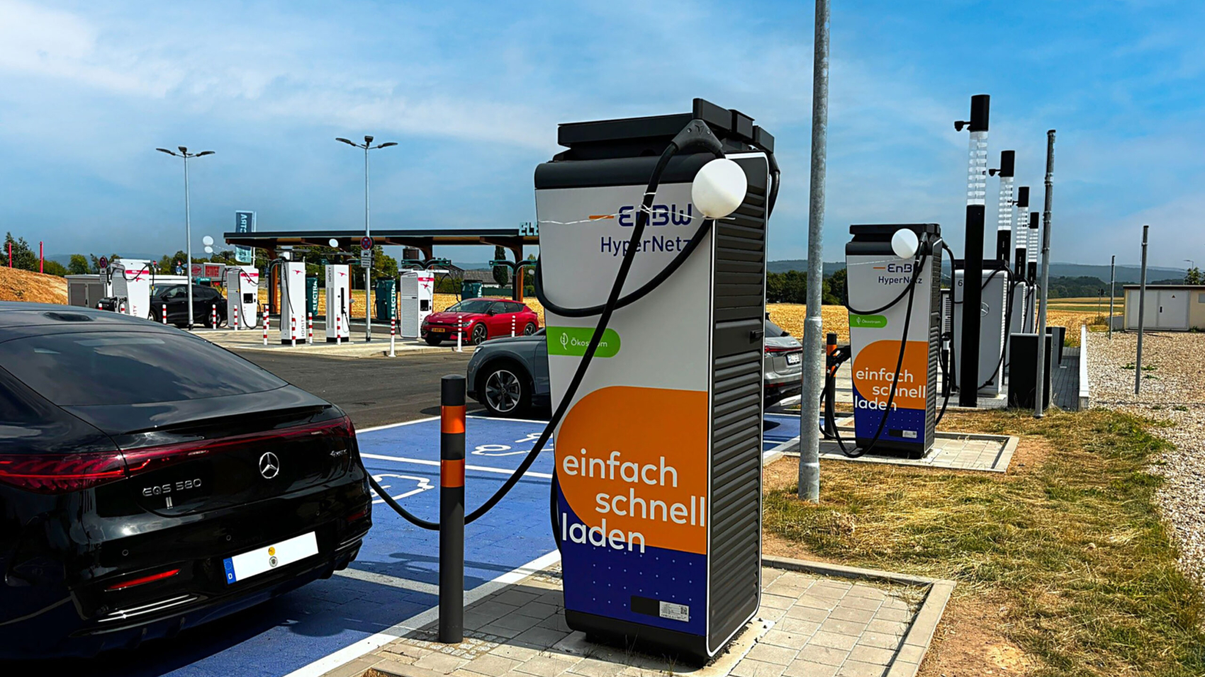 Auf dem Autohof Neuberg an der A45 stehen neben den Ladesäulen von EnBW noch Ladeangebote von fünf weiteren Anbietern bereit. Foto: 24 Autohöfe