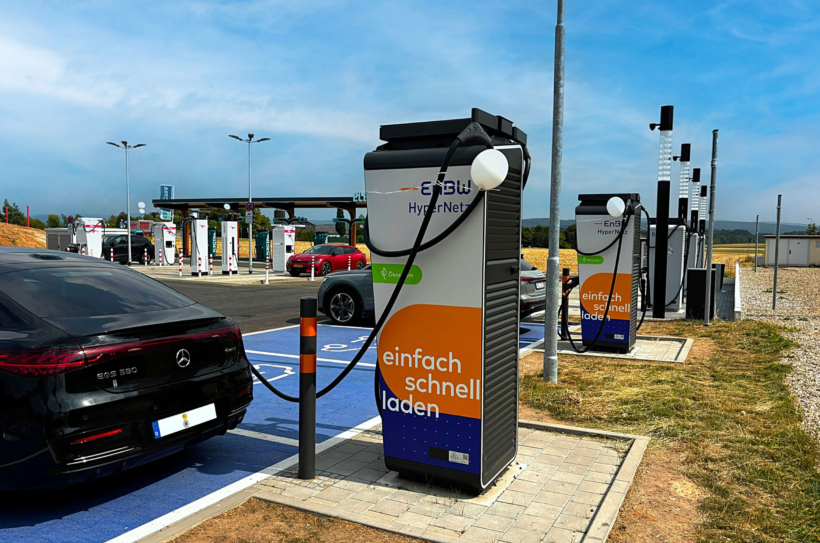 Auf dem Autohof Neuberg an der A45 stehen neben den Ladesäulen von EnBW noch Ladeangebote von fünf weiteren Anbietern bereit. Foto: 24 Autohöfe